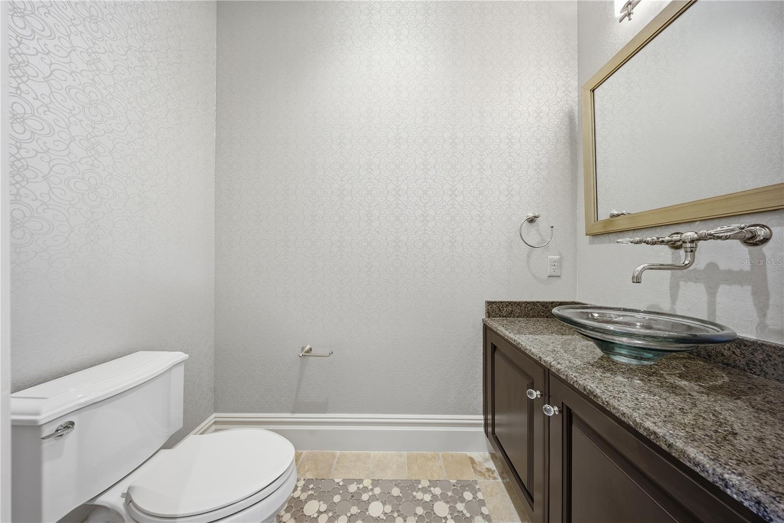 O6373084 Property Photo