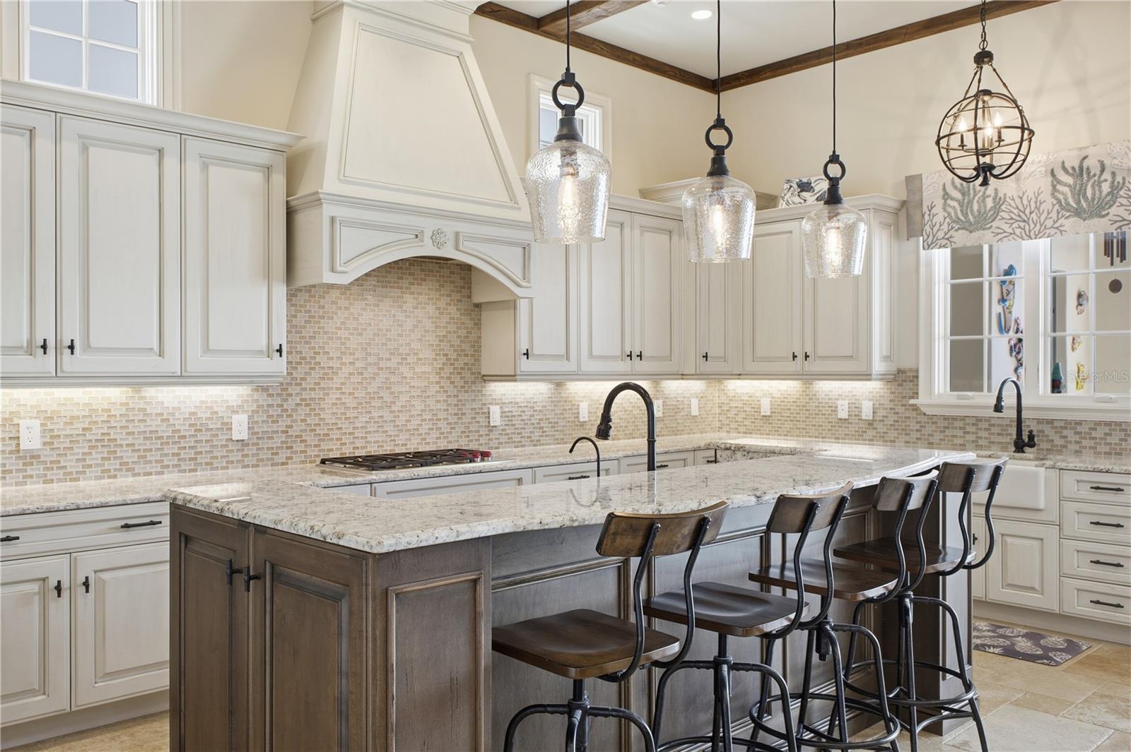 O6373084 Property Photo