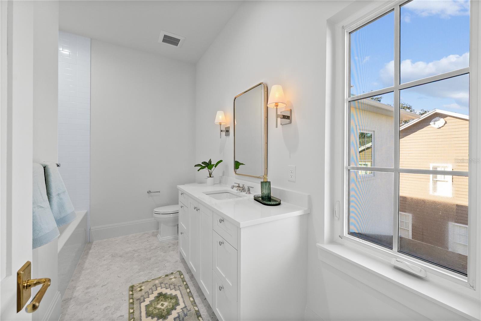 TB8463669 Property Photo