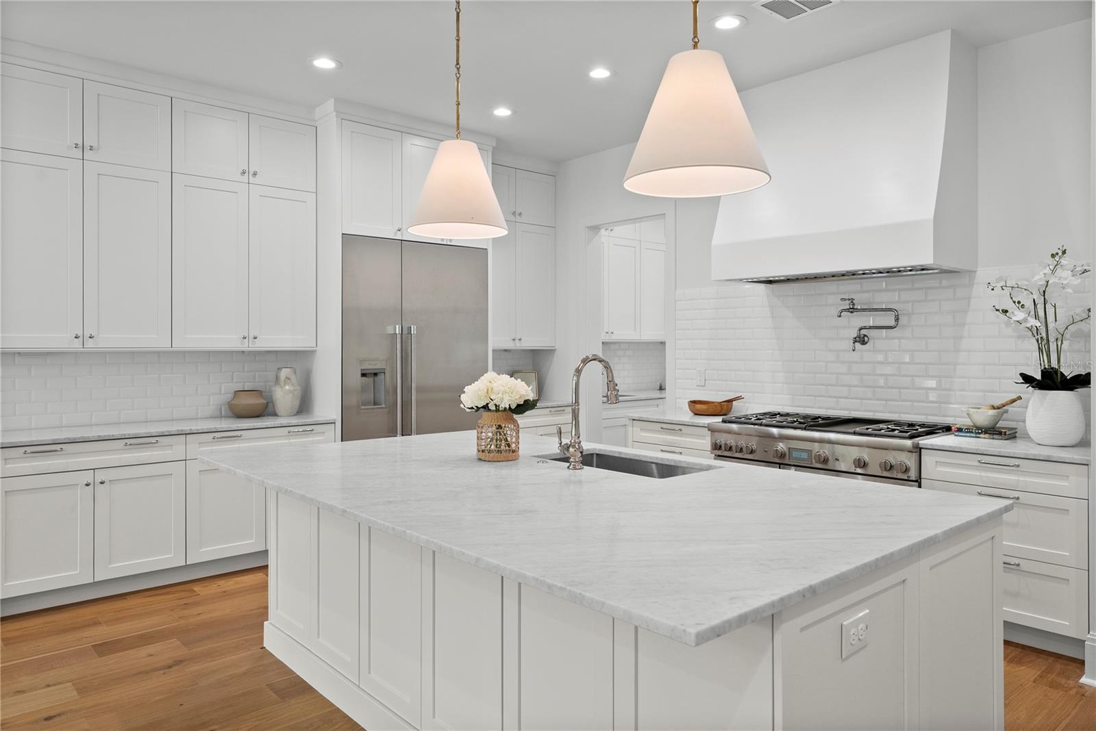 TB8463669 Property Photo