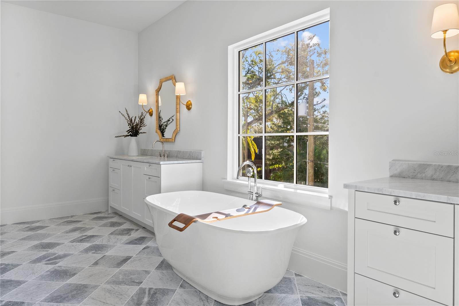 TB8463669 Property Photo