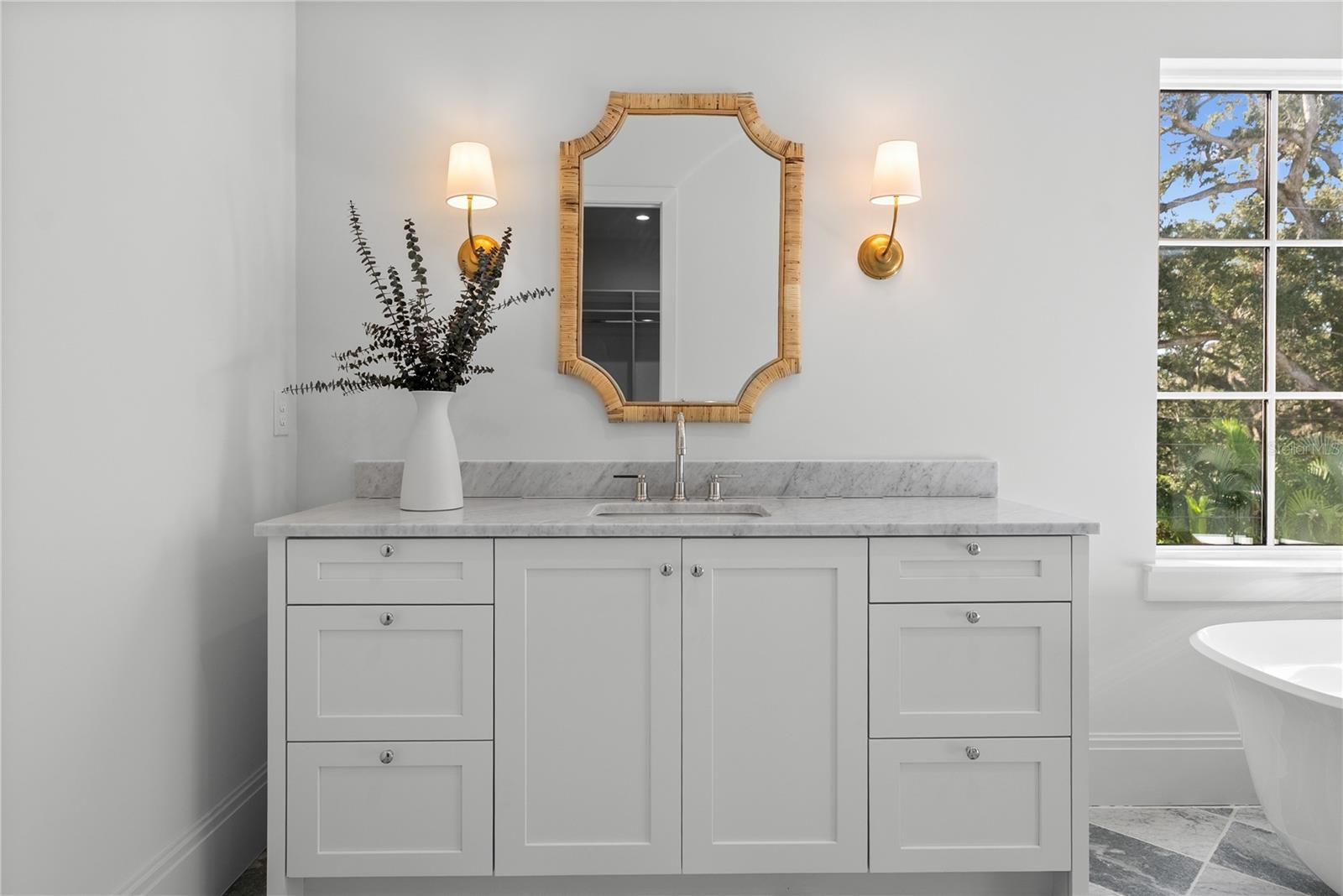 TB8463669 Property Photo