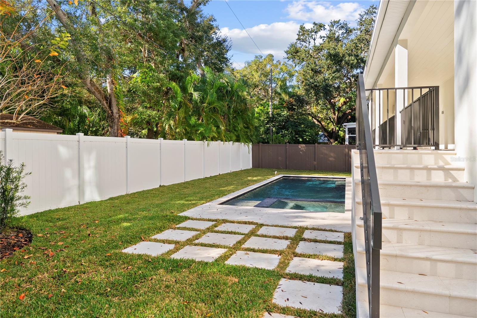 TB8463669 Property Photo