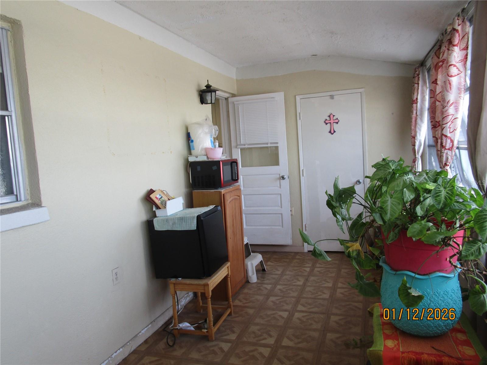 TB8463678 Property Photo