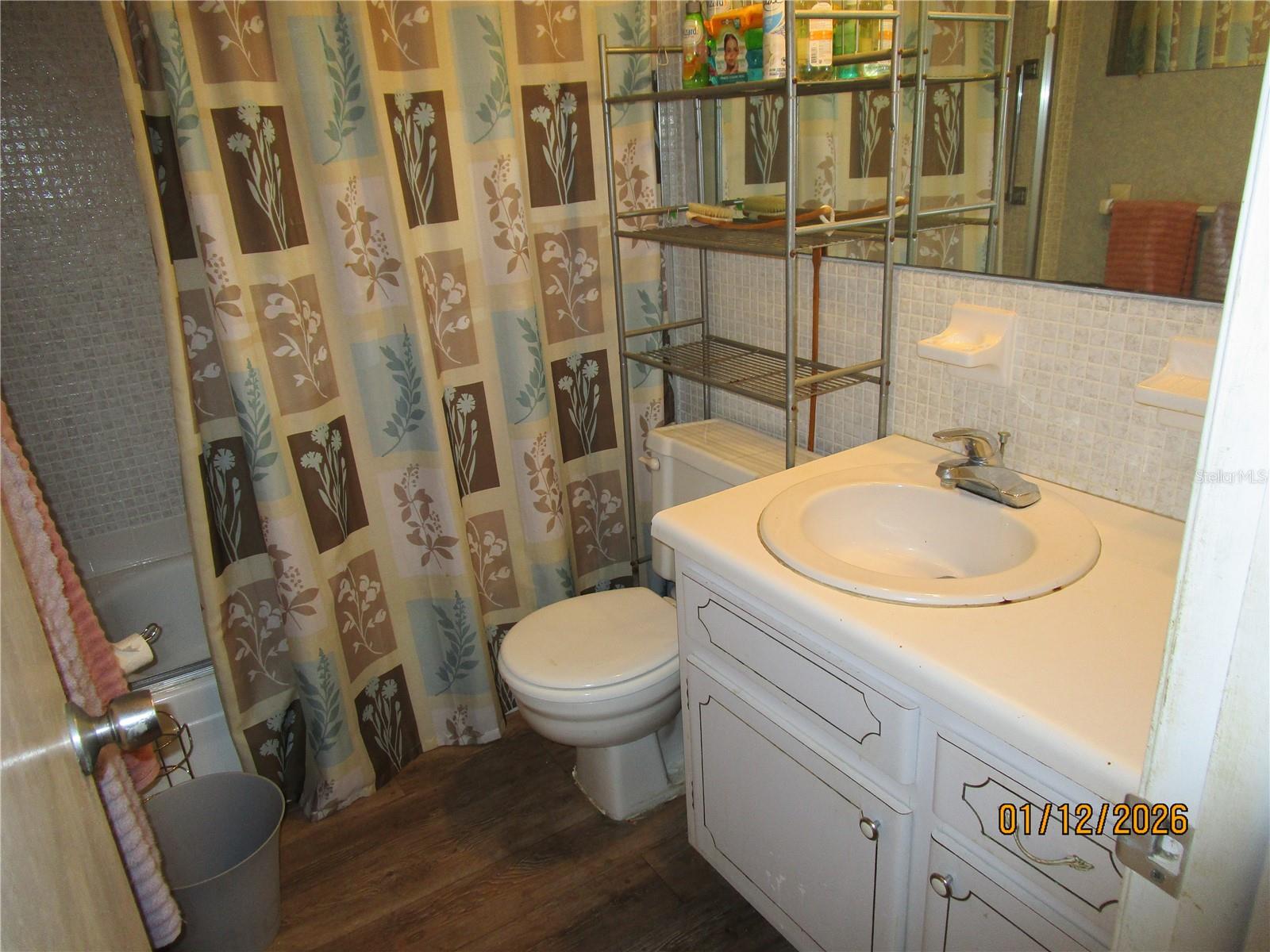 TB8463678 Property Photo