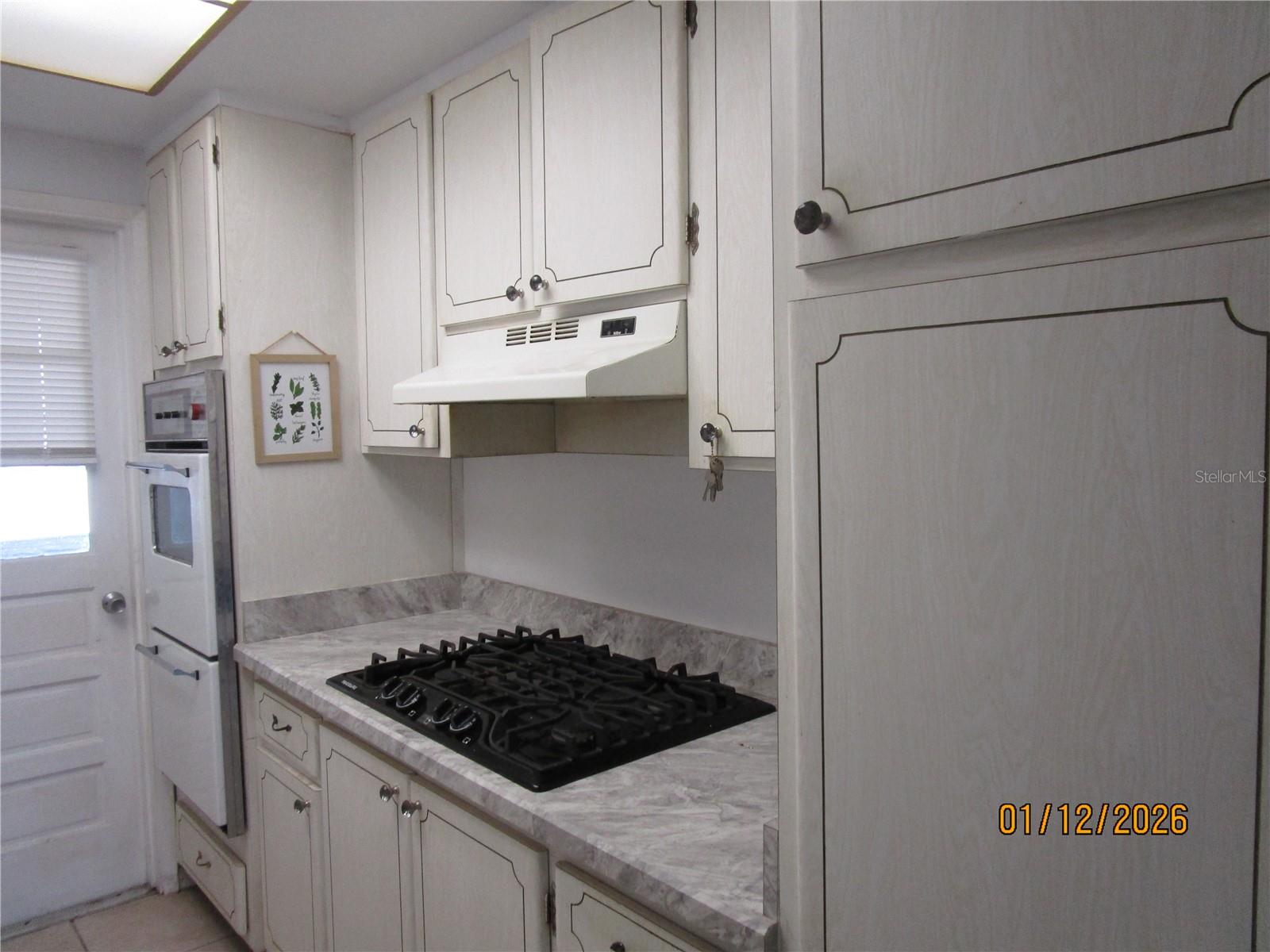 TB8463678 Property Photo