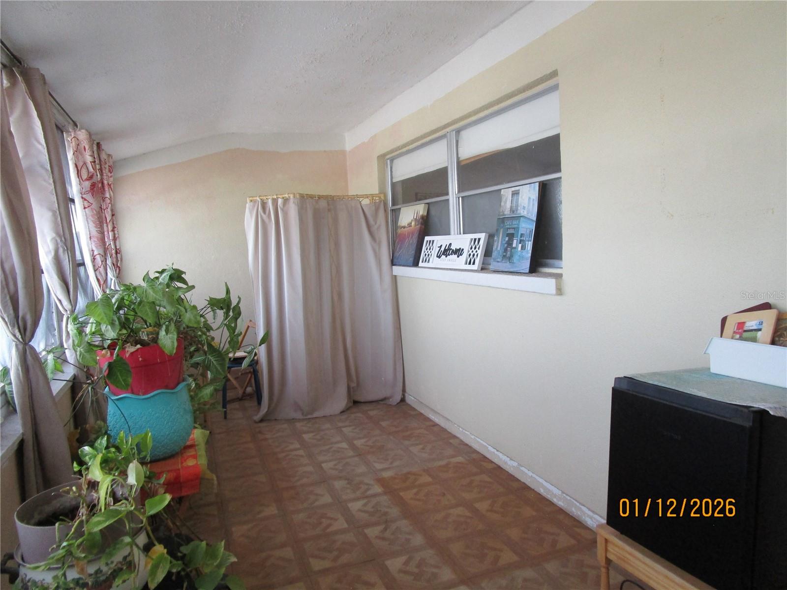 TB8463678 Property Photo