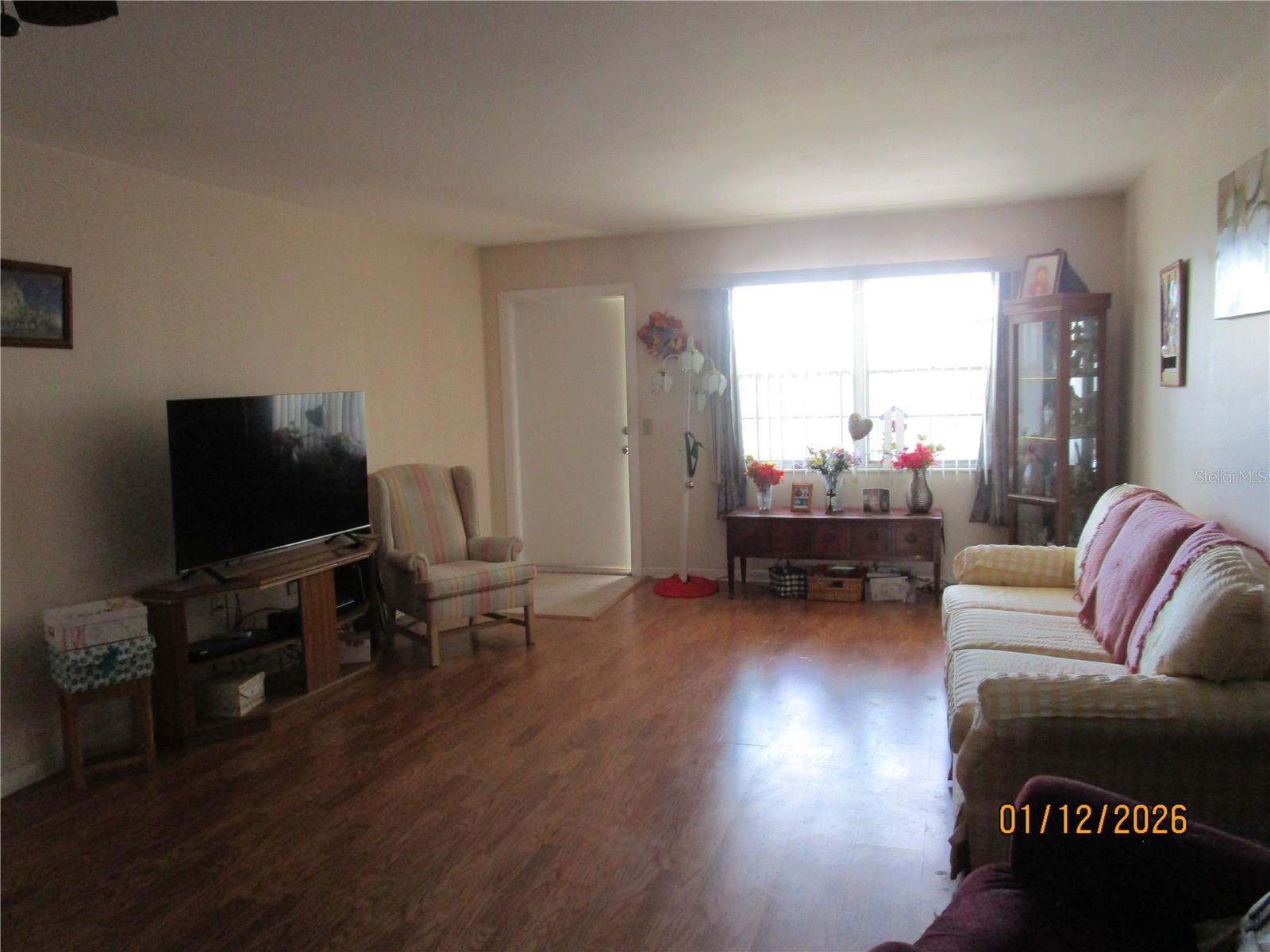 TB8463678 Property Photo