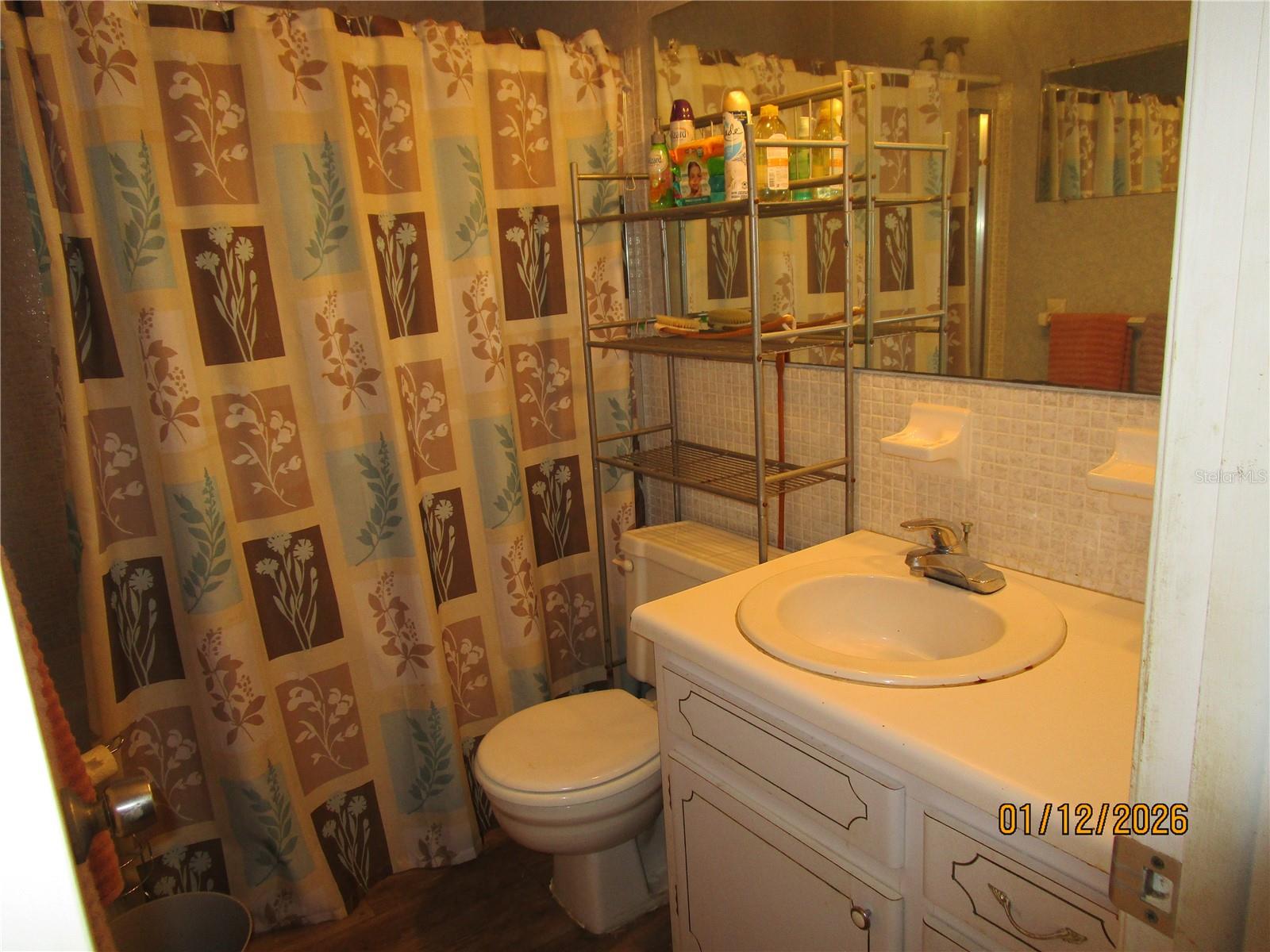 TB8463678 Property Photo