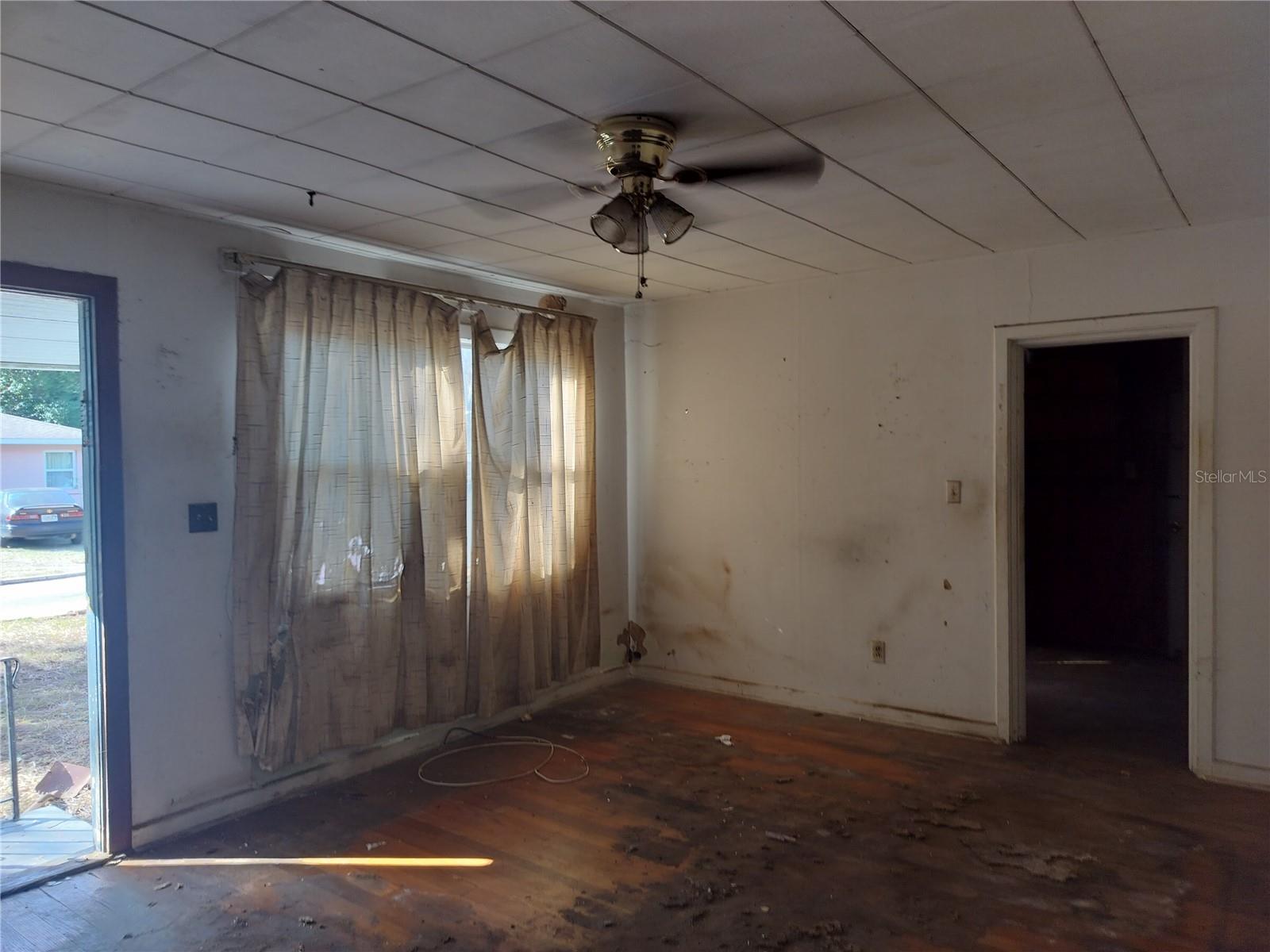 TB8463695 Property Photo