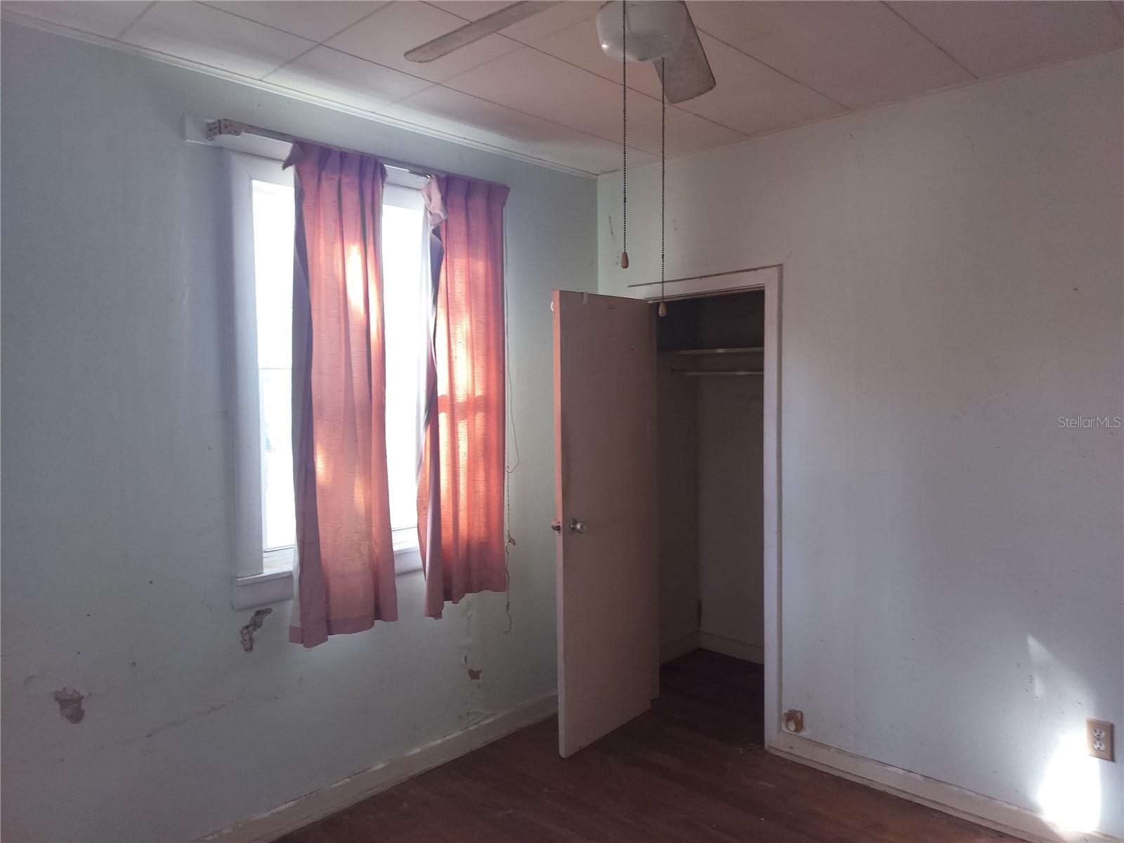 TB8463695 Property Photo