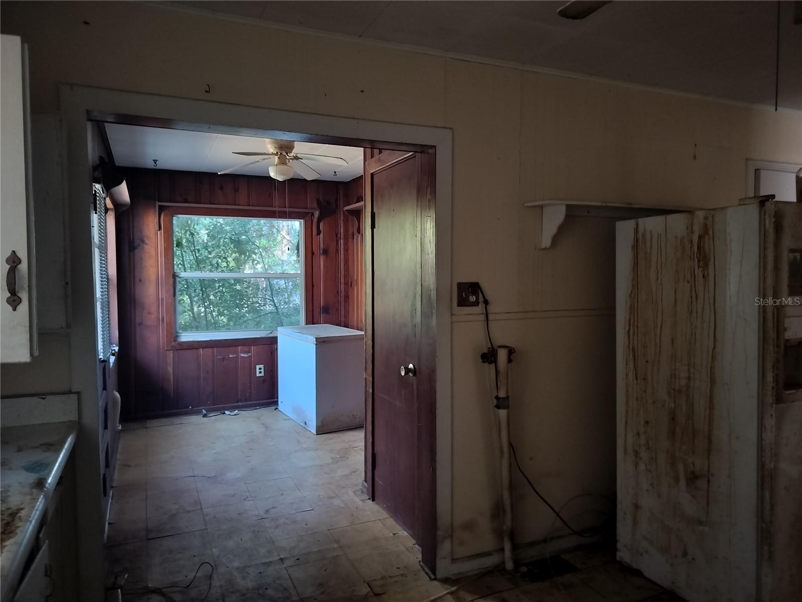 TB8463695 Property Photo