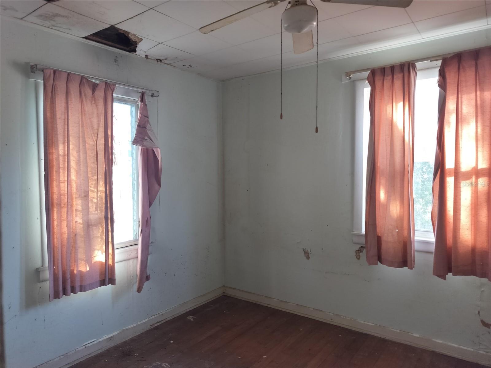 TB8463695 Property Photo