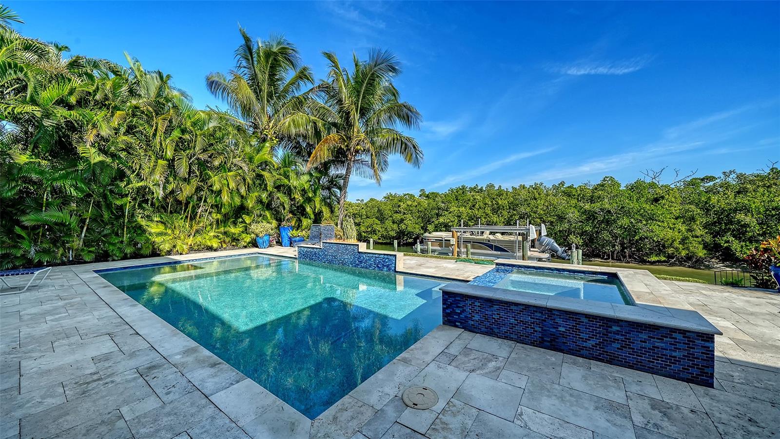 5326 SIESTA COVE DR, SARASOTA, FL, 34242