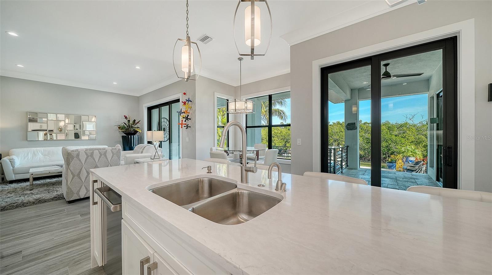 5326 SIESTA COVE DR, SARASOTA, FL, 34242