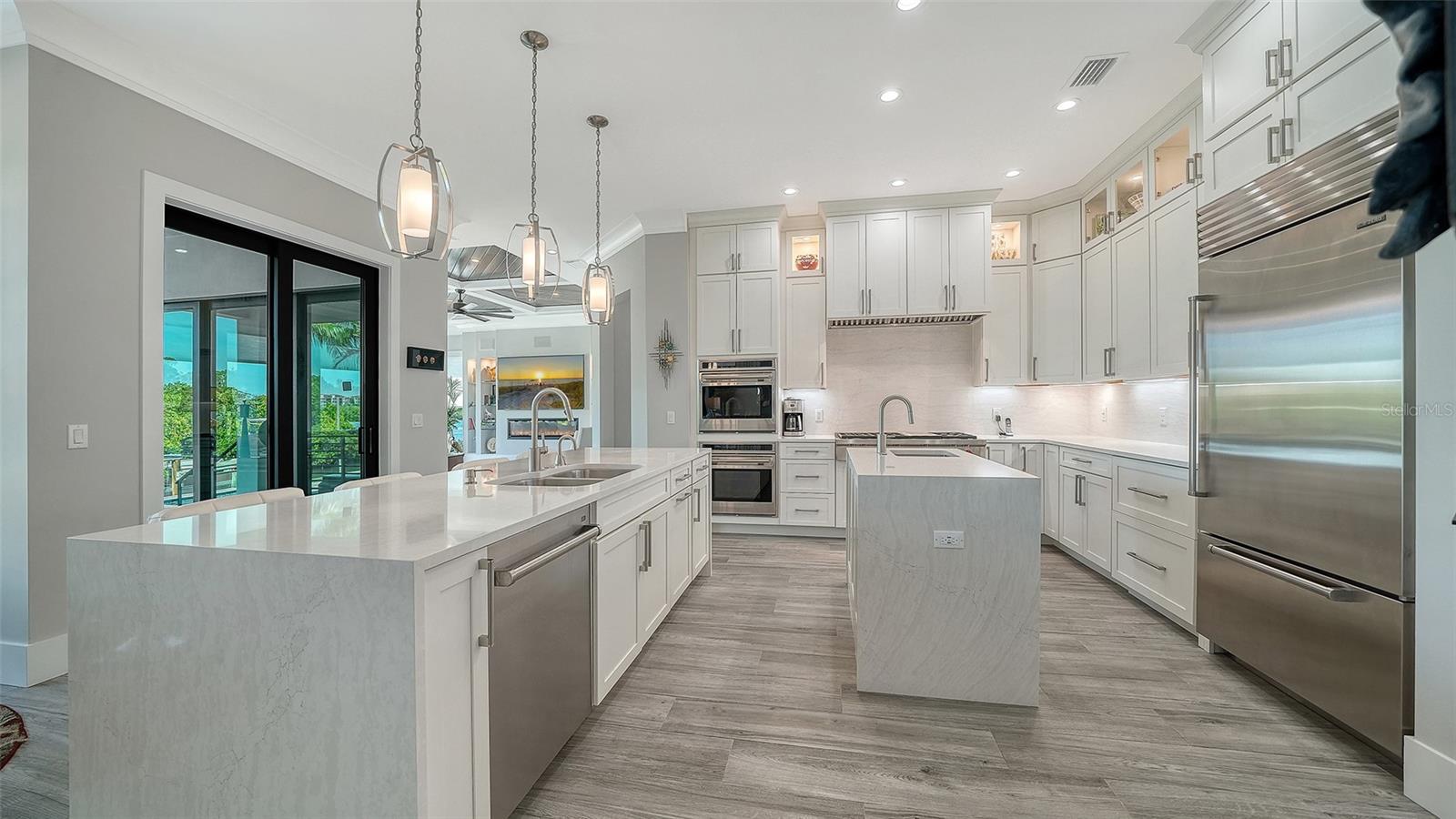 5326 SIESTA COVE DR, SARASOTA, FL, 34242