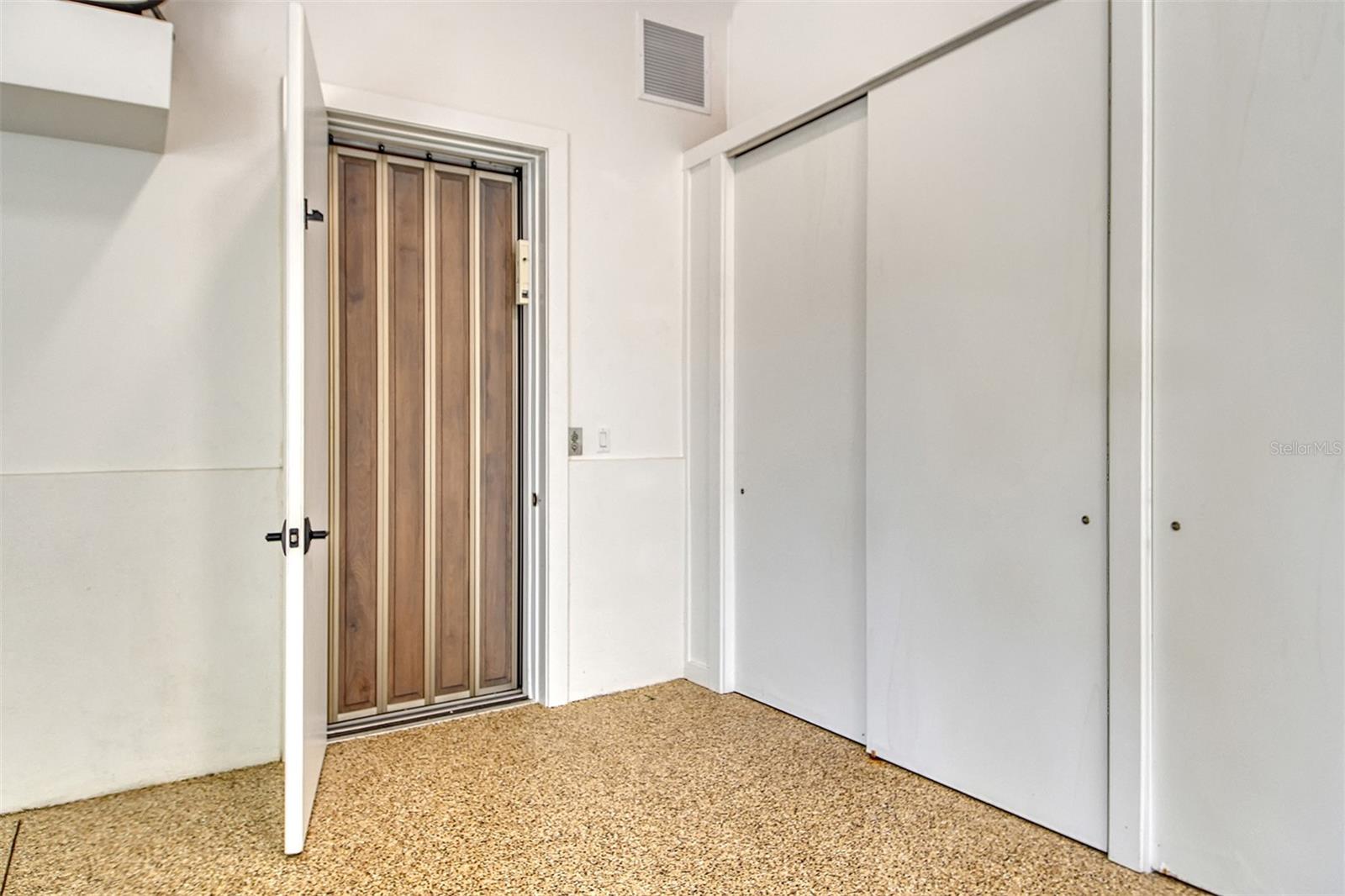 5326 SIESTA COVE DR, SARASOTA, FL, 34242