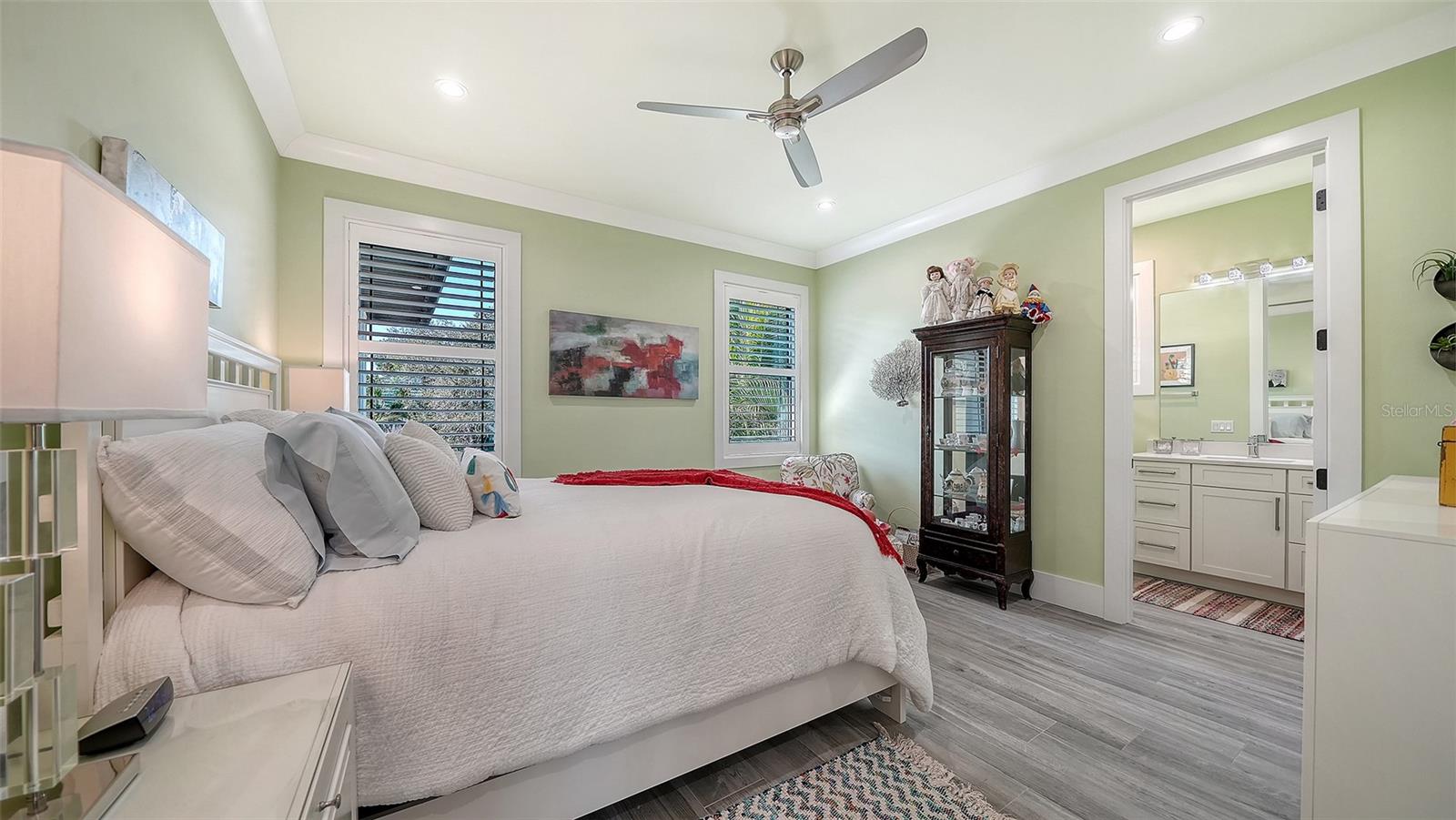 5326 SIESTA COVE DR, SARASOTA, FL, 34242