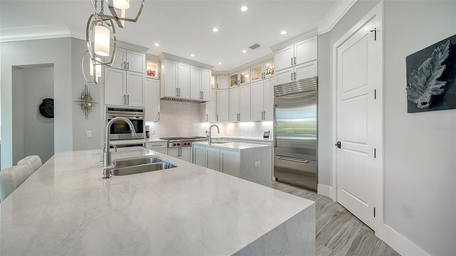 5326 SIESTA COVE DR, SARASOTA, FL, 34242