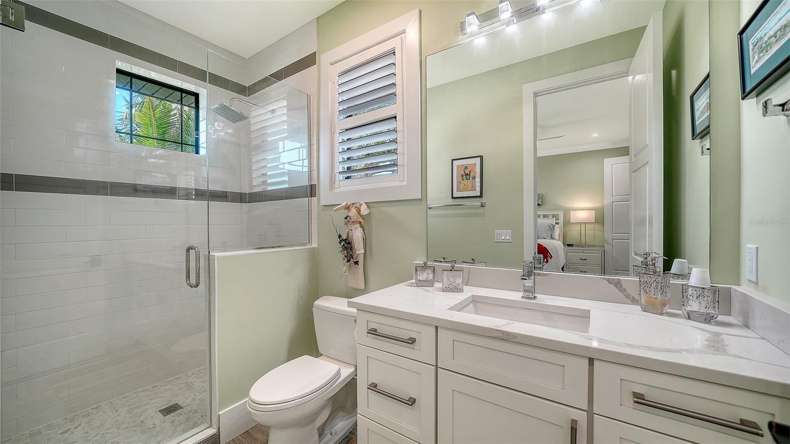 5326 SIESTA COVE DR, SARASOTA, FL, 34242