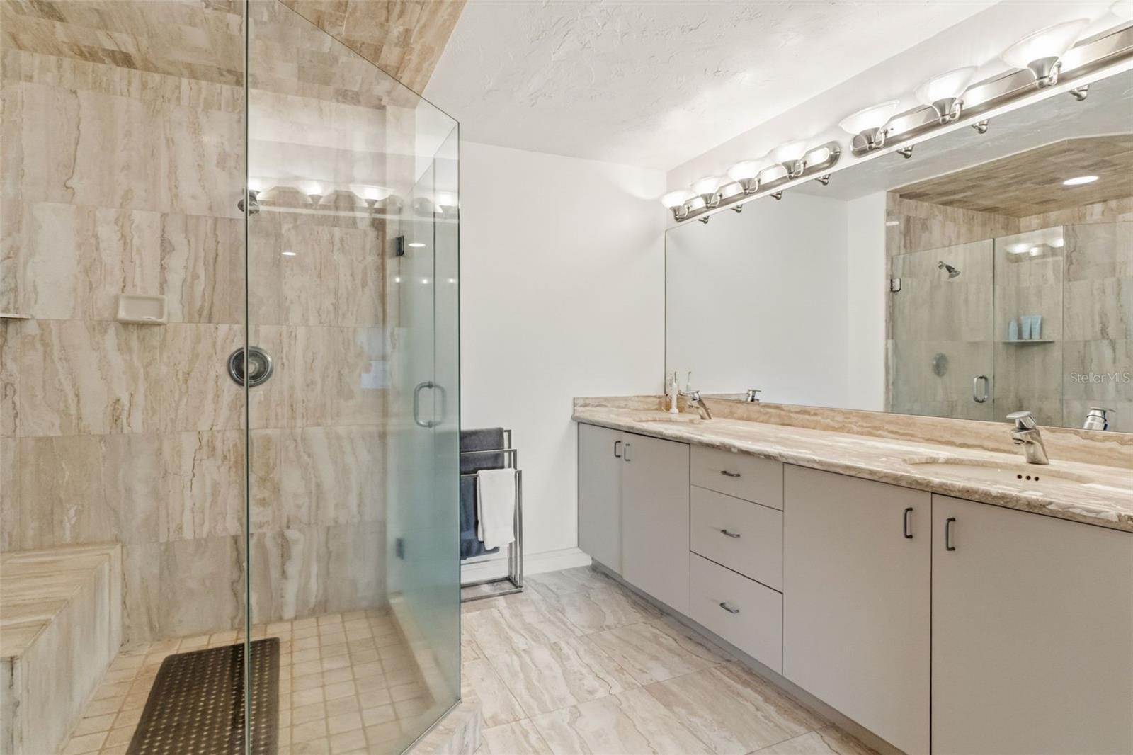 A4677999 Property Photo