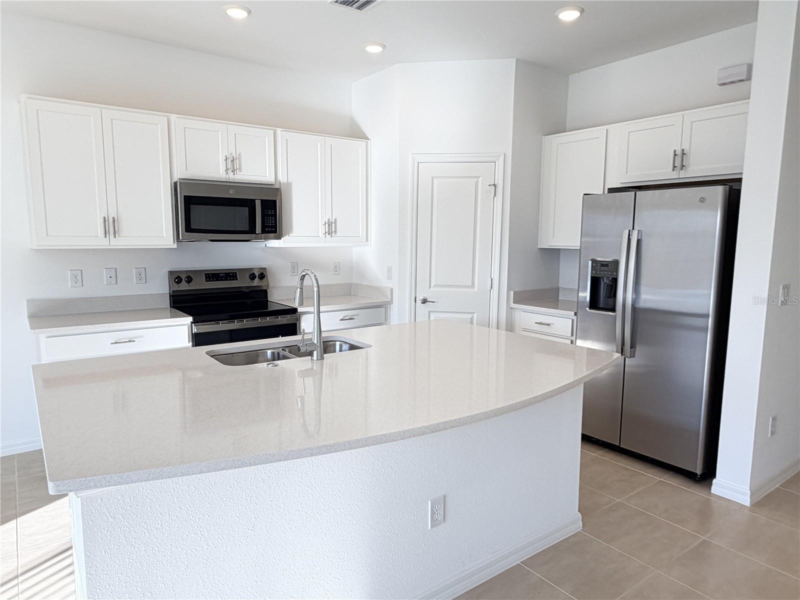 A4678004 Property Photo