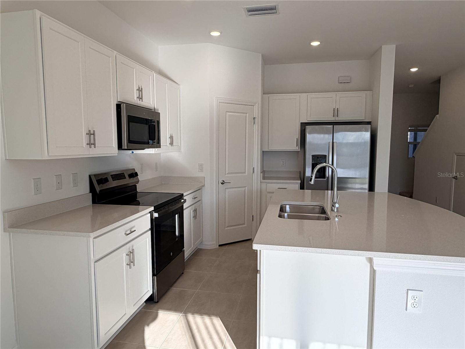 A4678004 Property Photo