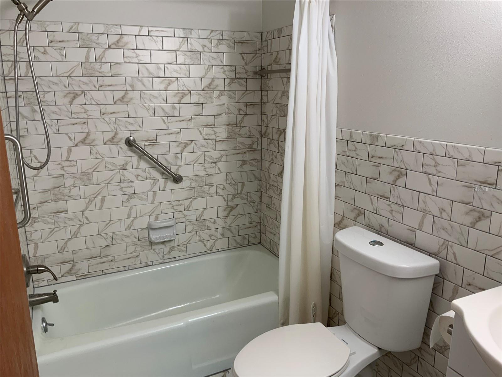 A4678005 Property Photo