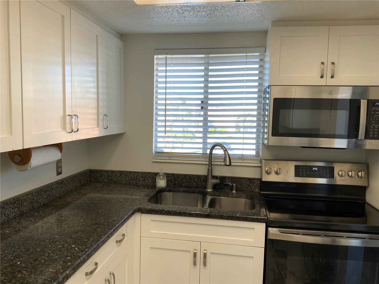 A4678005 Property Photo