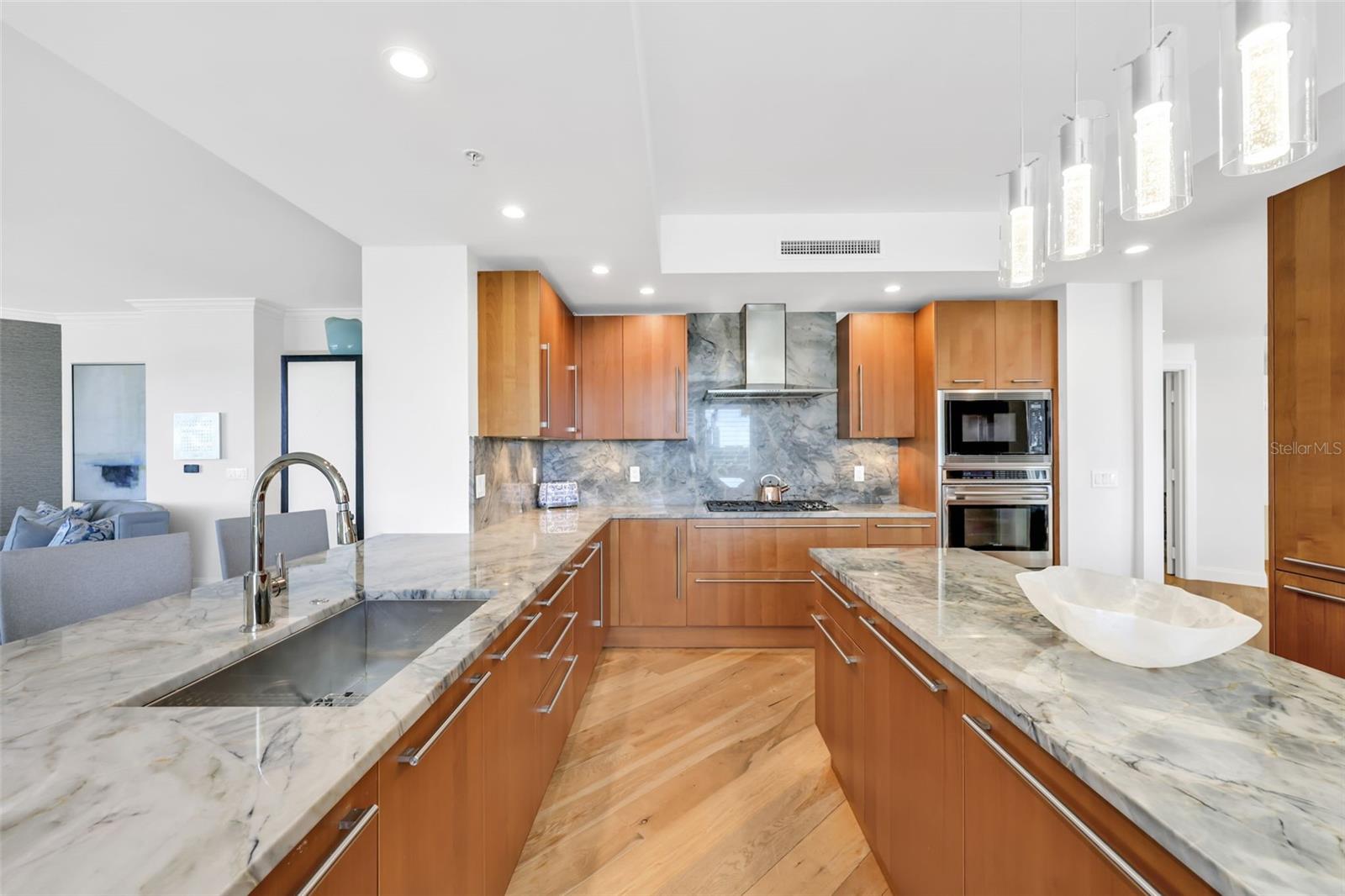 C7520087 Property Photo