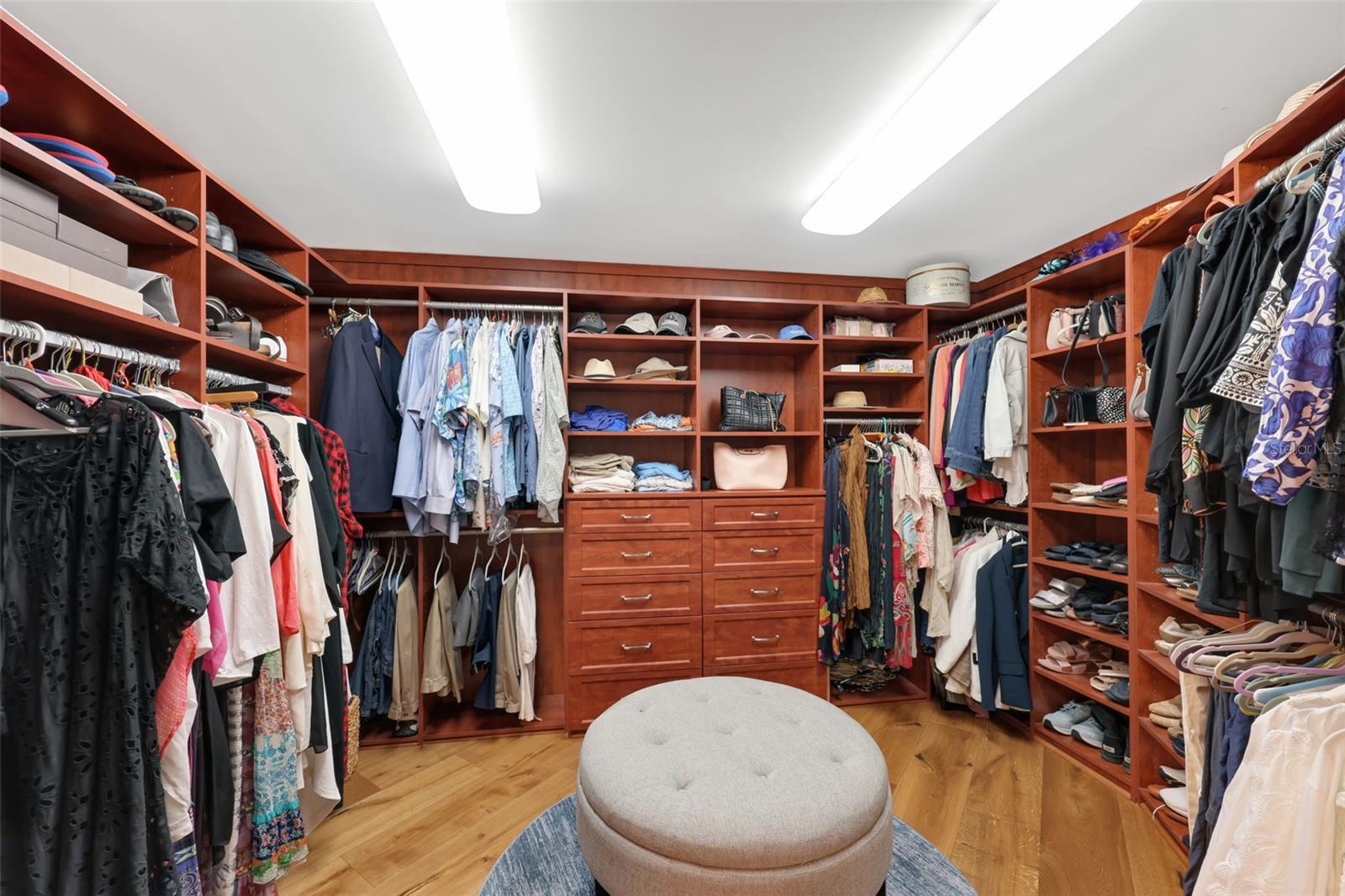 C7520087 Property Photo