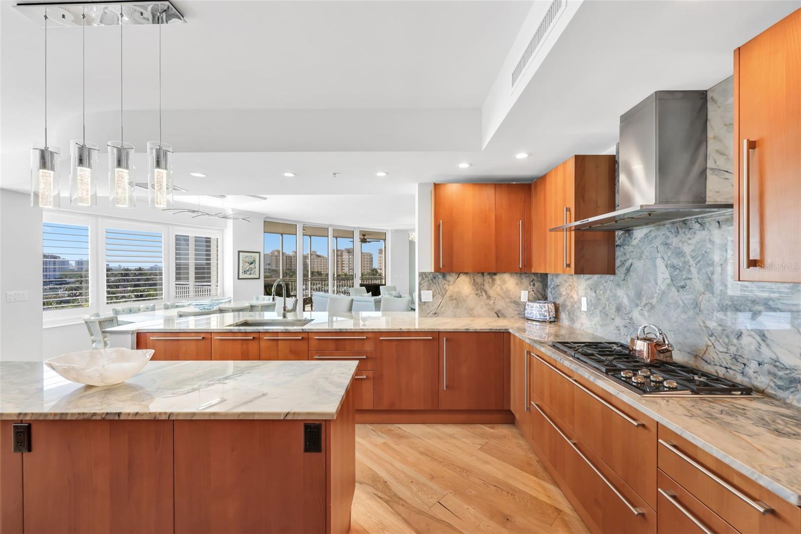 C7520087 Property Photo