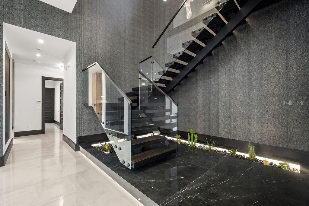 O6373191 Property Photo