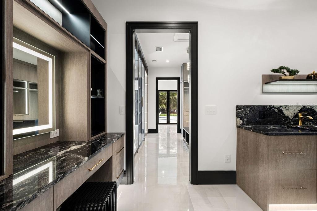 O6373191 Property Photo