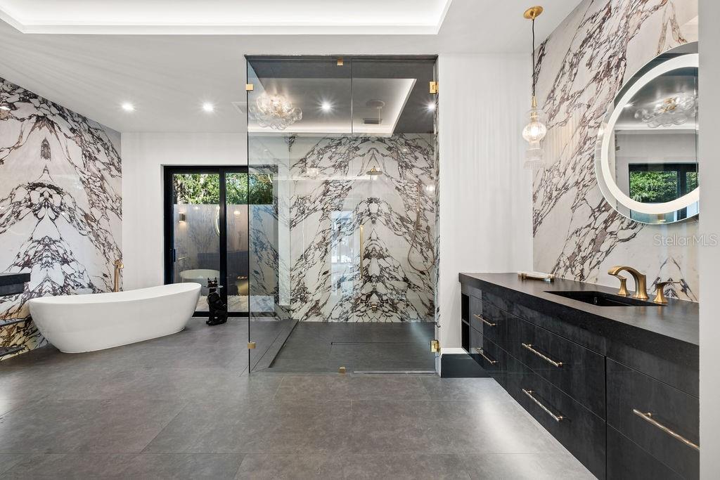 O6373191 Property Photo