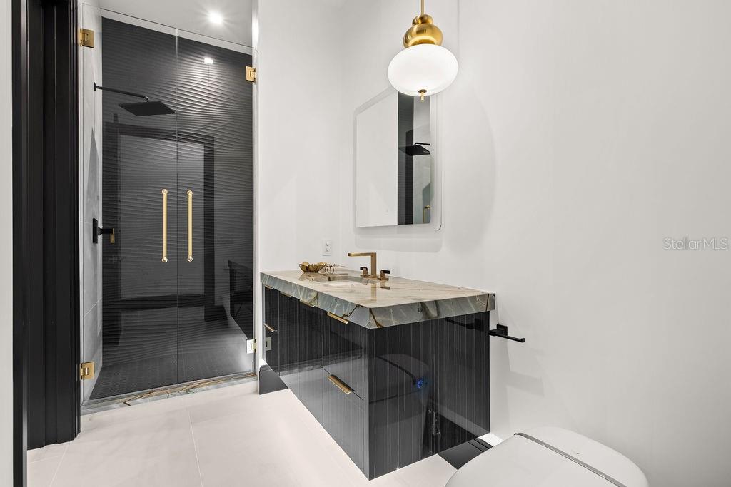 O6373191 Property Photo