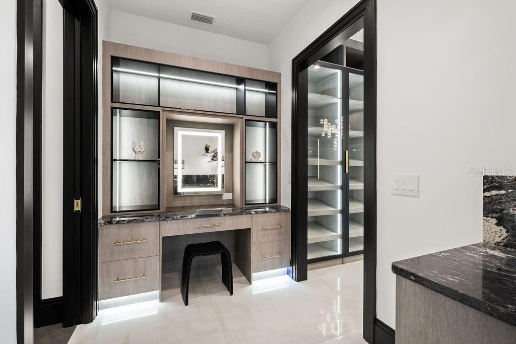 O6373191 Property Photo