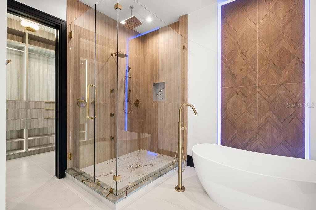 O6373191 Property Photo