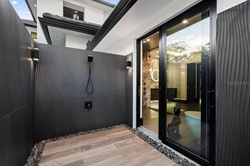 O6373191 Property Photo