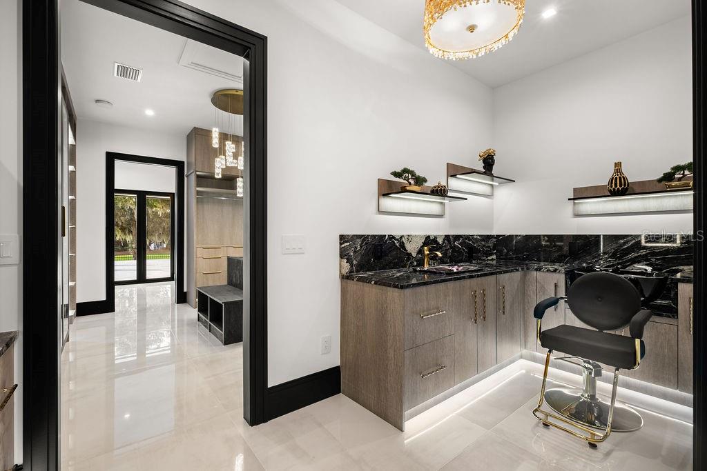 O6373191 Property Photo