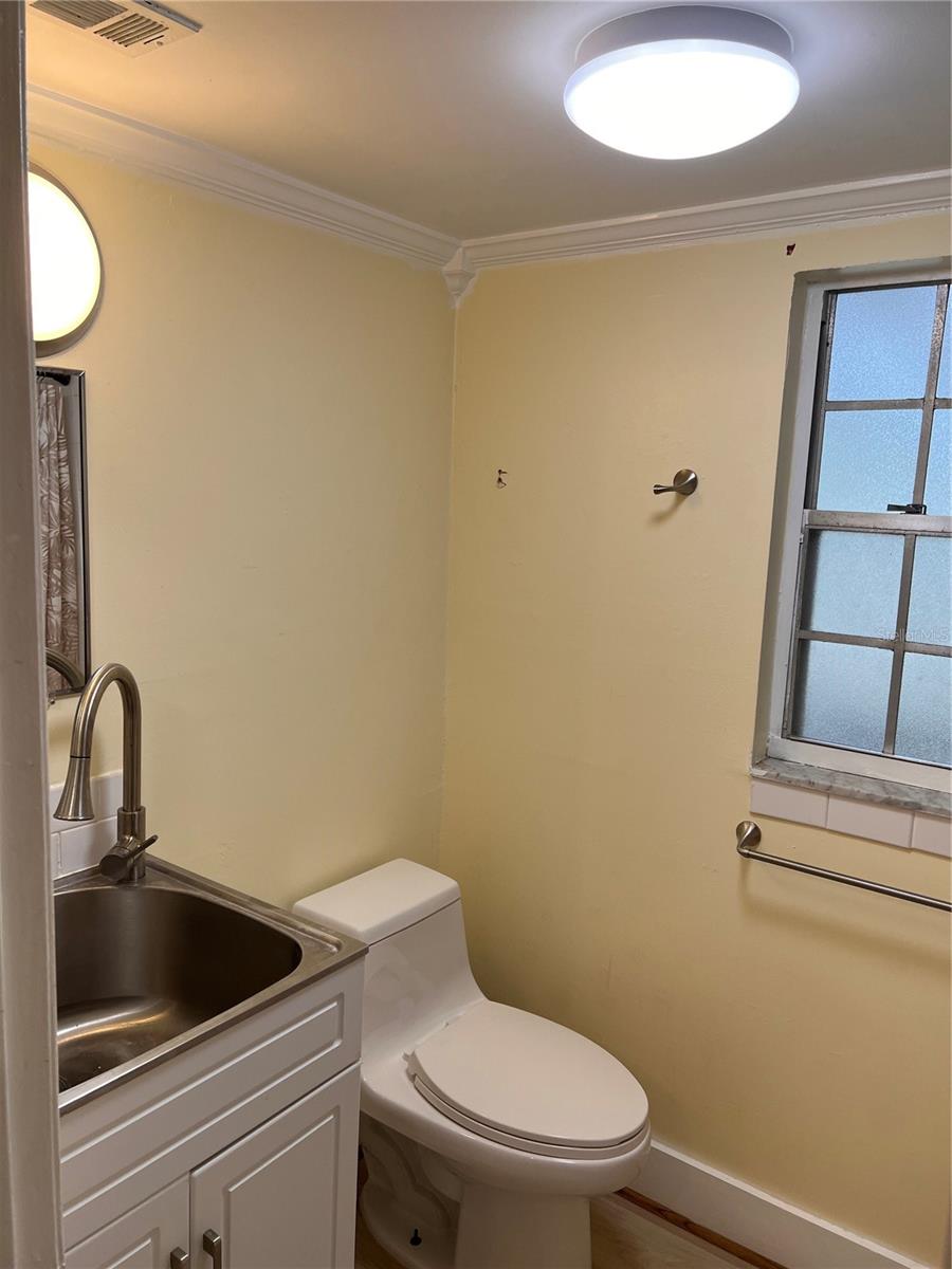 TB8463858 Property Photo