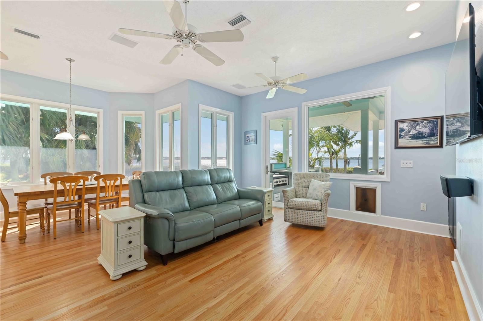 A4678042 Property Photo