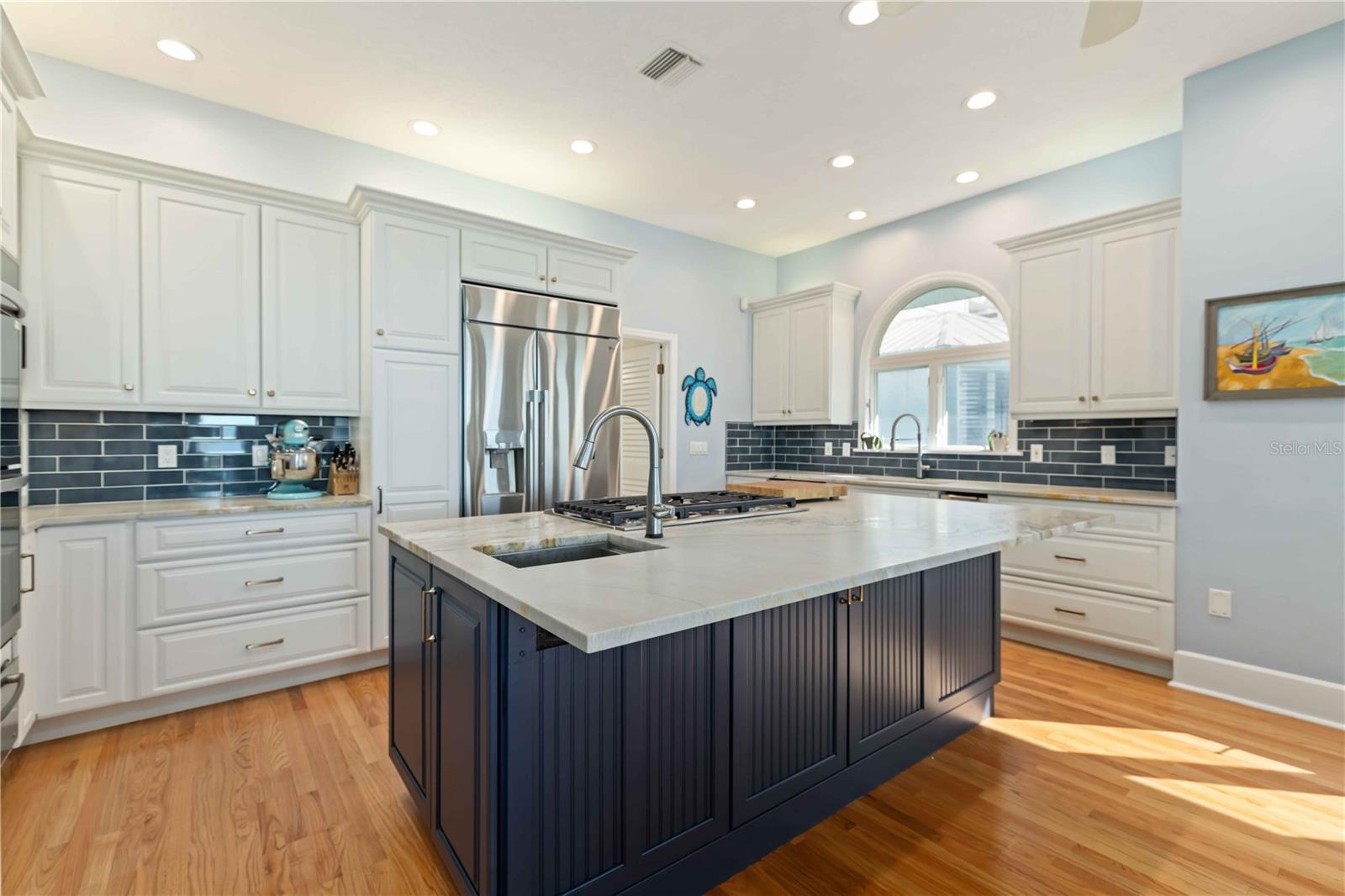 A4678042 Property Photo