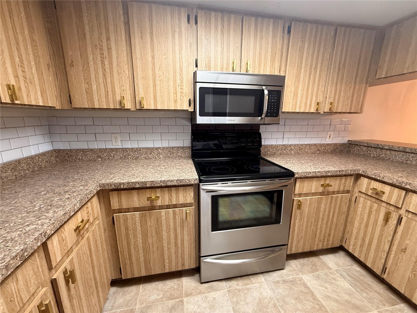 W7882034 Property Photo