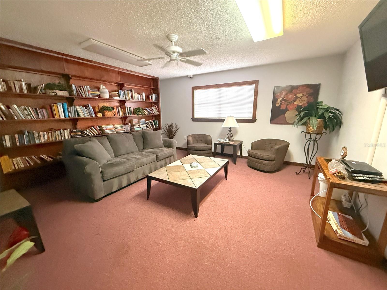 W7882034 Property Photo