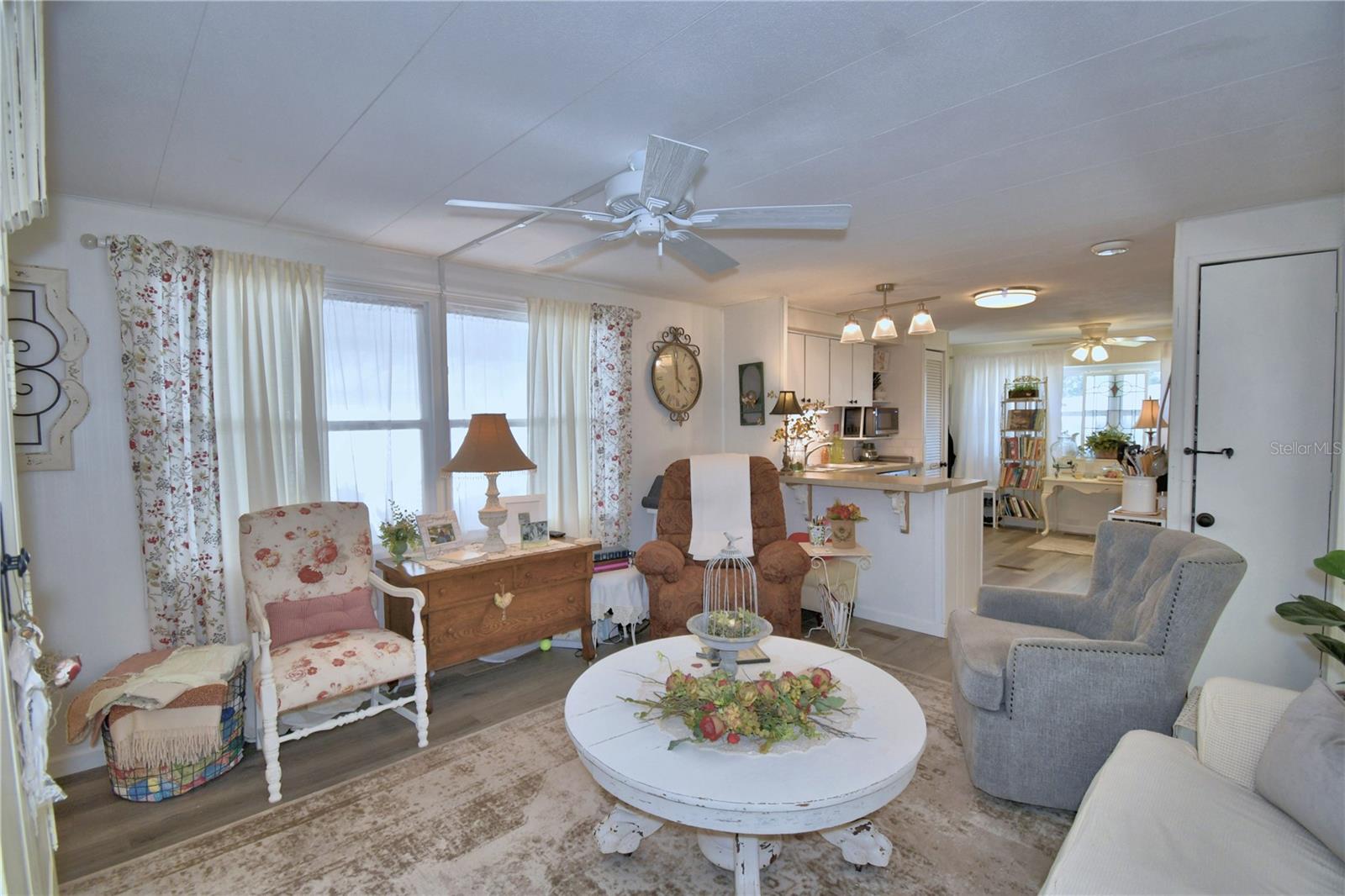 P4937515 Property Photo