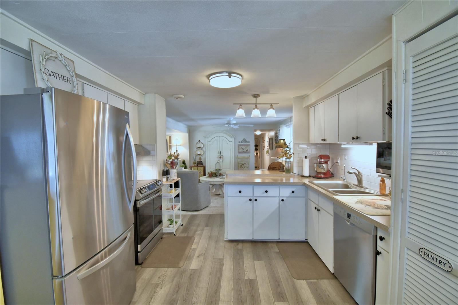 P4937515 Property Photo