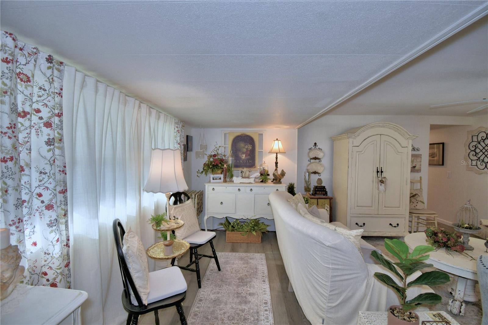 P4937515 Property Photo