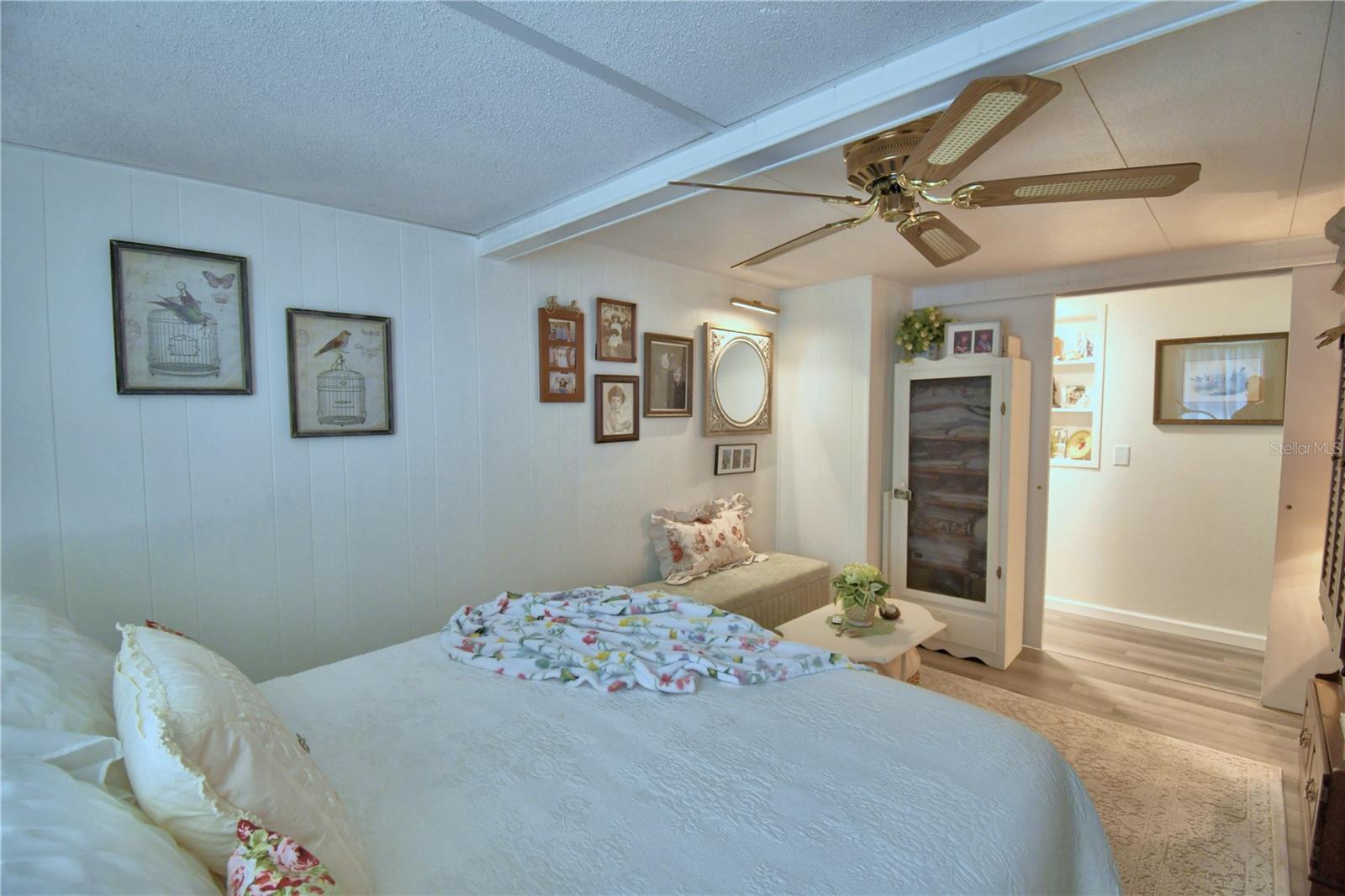 P4937515 Property Photo