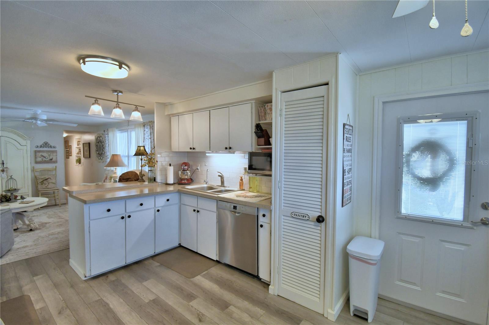 P4937515 Property Photo